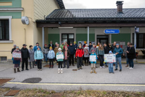 Protestaktion „Bahnhof Steyrling“